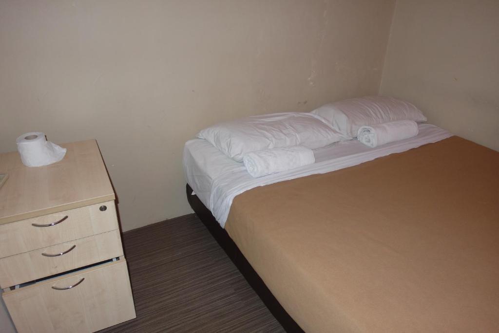 Number Eight Guesthouse Κουάλα Λουμπούρ Δωμάτιο φωτογραφία