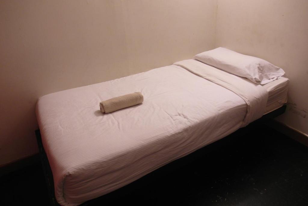 Number Eight Guesthouse Κουάλα Λουμπούρ Δωμάτιο φωτογραφία