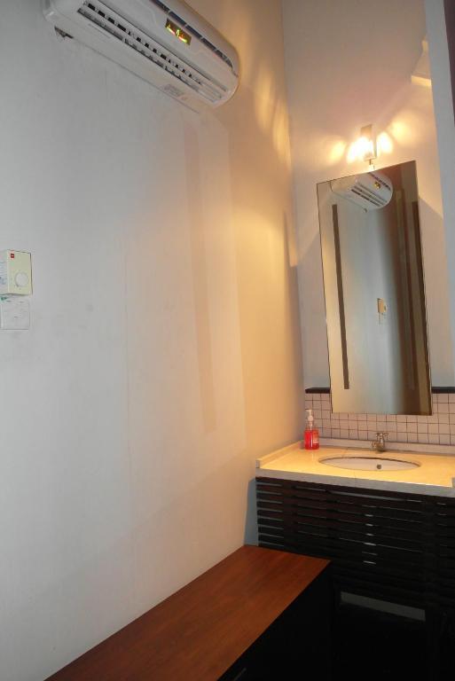 Number Eight Guesthouse Κουάλα Λουμπούρ Δωμάτιο φωτογραφία