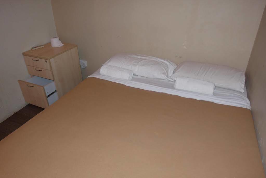 Number Eight Guesthouse Κουάλα Λουμπούρ Εξωτερικό φωτογραφία